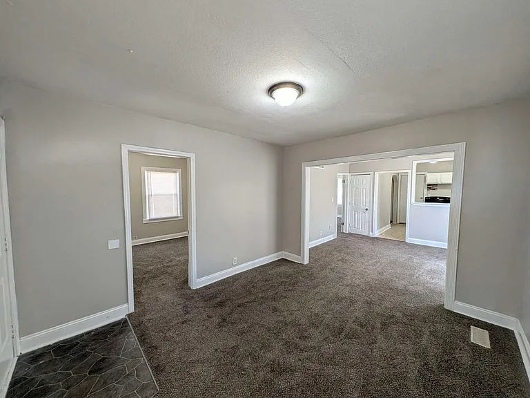 5817 Park Ave — Photo 2