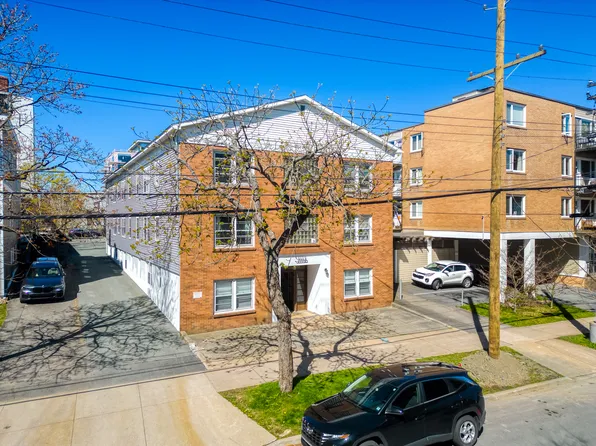 1112 Tower Rd #9, Halifax, NS B3H 2Y5