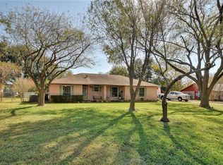 513 Sendero Verde St, Manchaca, TX 78652