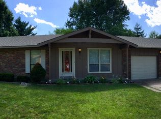 8 Trail Oaks Dr, Saint Peters, MO 63376