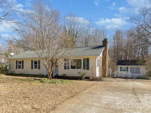 21014 Pine Ridge Dr, Cornelius, NC 28031