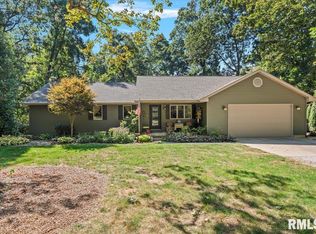 24689 Sumac Ln, Athens, IL 62613