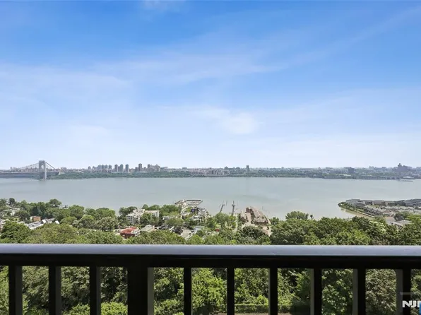 6 Horizon Rd APT 903, Fort Lee, NJ 07024
