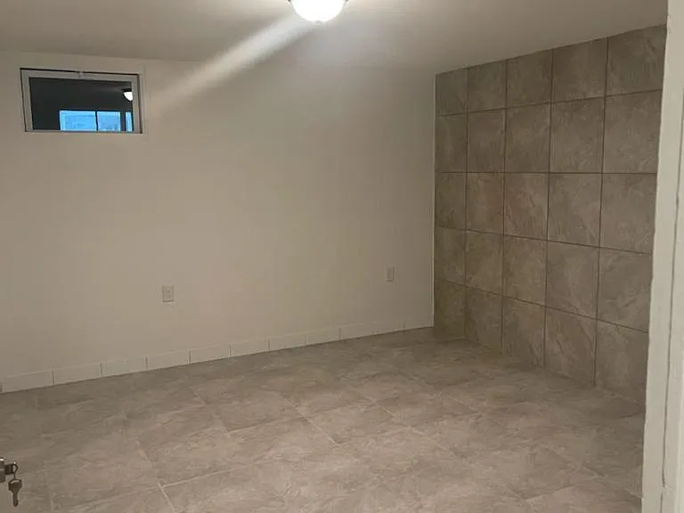 932 Alexandria Dr — Photo 14