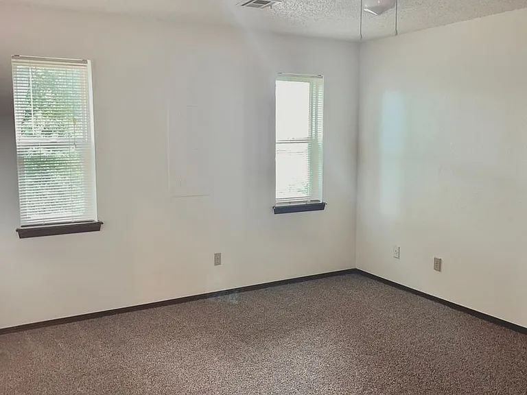 312 Falcon Ct — Photo 30