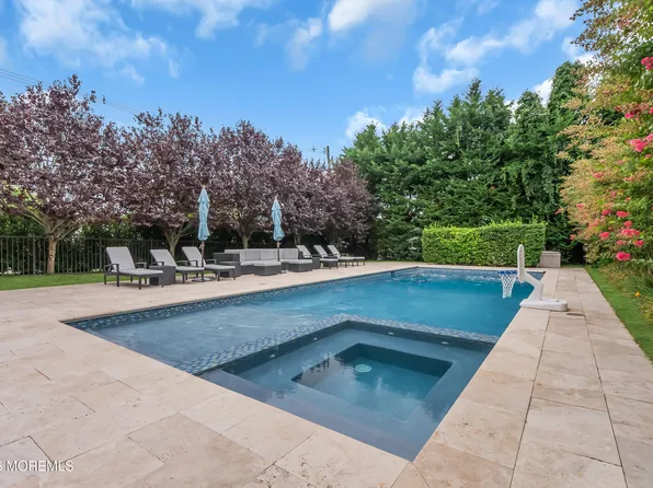 268 Roosevelt Ave, Oakhurst, NJ 07755