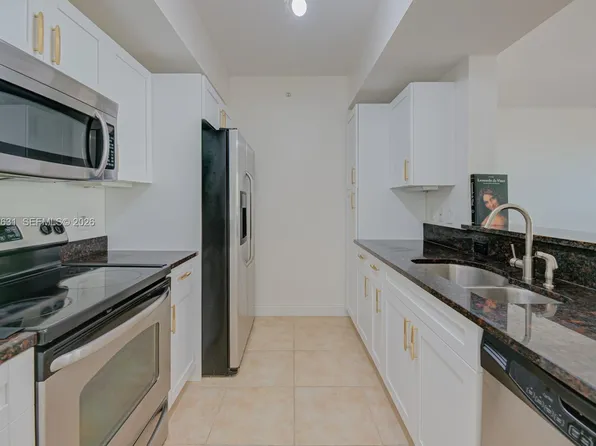 7350 SW 89th St APT 2110S, Miami, FL 33156
