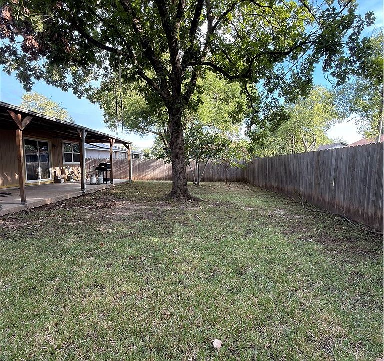 2nd image of 1907 Aberdeen Dr