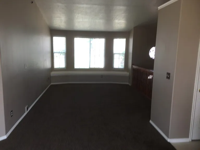1186 E 3075 N — Photo 2