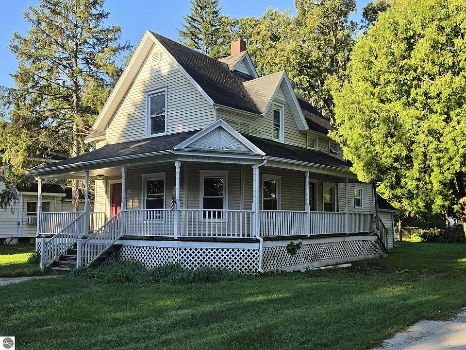 1st image of 120 Moyer Ave