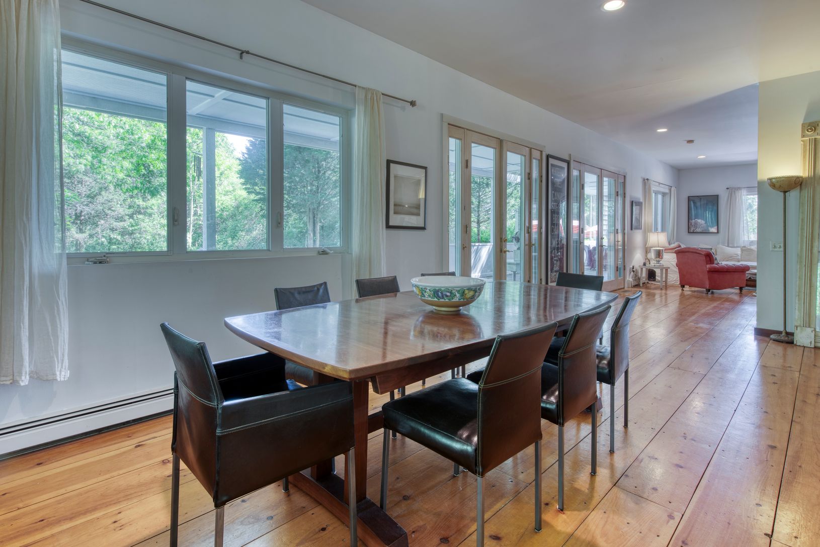  Dining area open floorplan