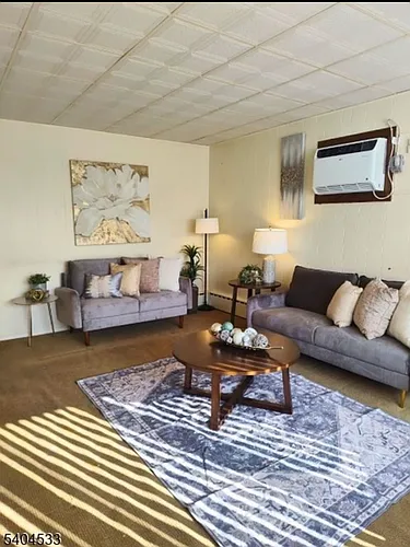 158 Pierre Ave Photo 1