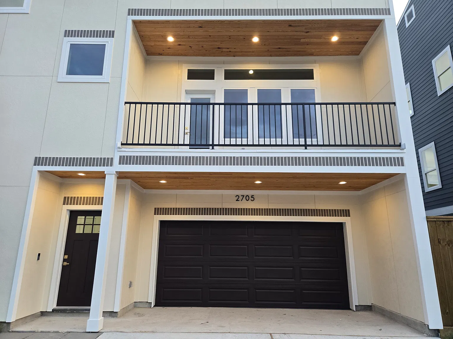 4 bed, 3.5 bath, 2559 sqft, $3,500 — Photo 3