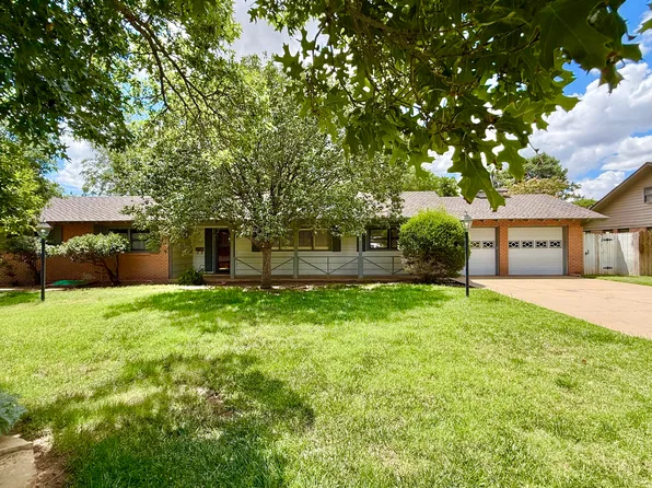 1103 Dallas St, Plainview, TX 79072