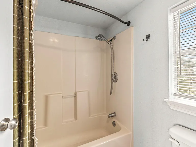 11004 Elm St — Photo 14