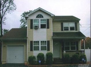 21 Lindy Ave, Amityville, NY 11701