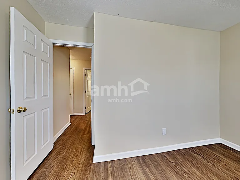 4417 Oakbank Ln — Photo 15