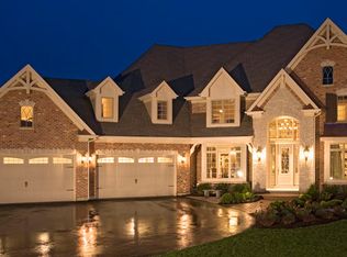 4050 River View Dr, Saint Charles, IL 60175