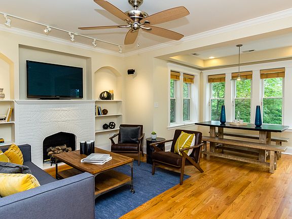 2nd image of 1725 W Bryn Mawr Ave #3S