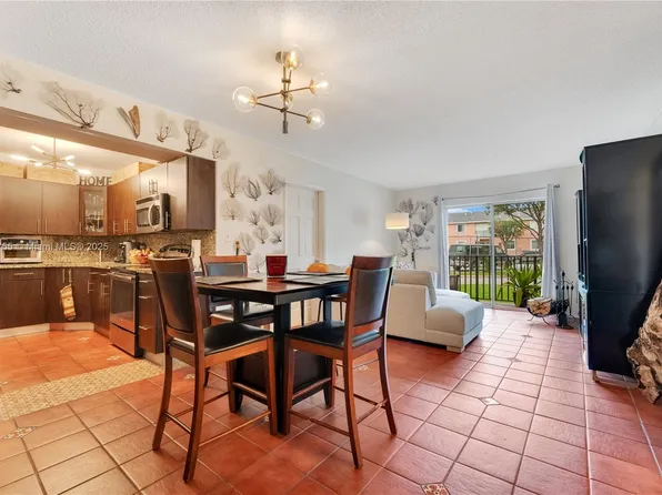 4705 NW 7th St APT 101-7, Miami, FL 33126