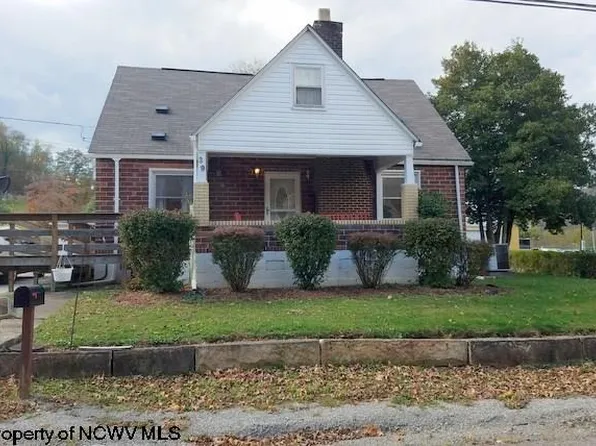 39 Strickler St, Philippi, WV 26416