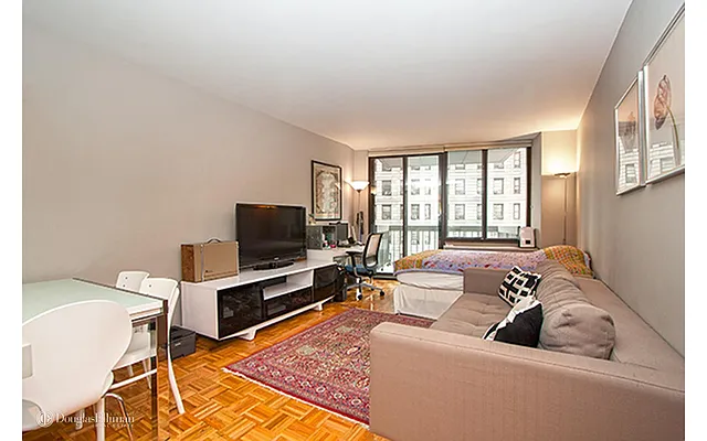 Rented by Douglas Elliman | media 7