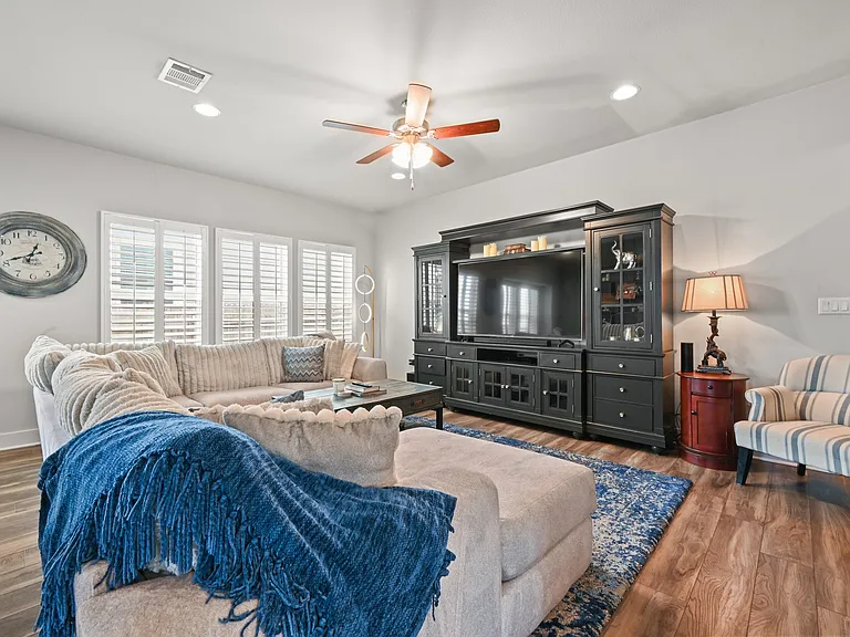 10121 Forest Grove Dr — Photo 5