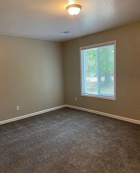 2644 Dorian Dr #D — Photo 13