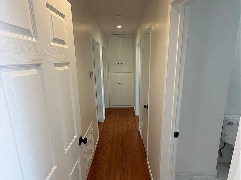 12291 Hampton Ave — Photo 8