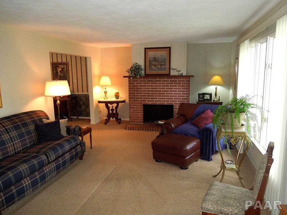 1st image of 6427 N Oakbrook Ct