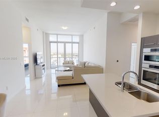 7825 NW 107th Ave APT 821, Doral, FL 33178