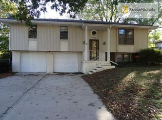 500 SW Shamrock Pl, Blue Springs, MO 64014