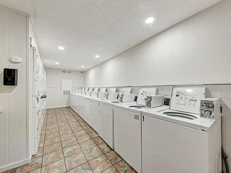 Magnolia Court Apartments — Photo 15