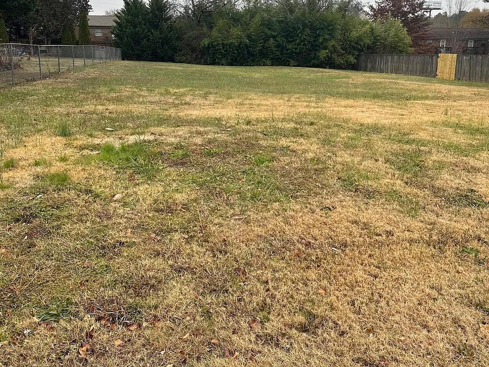 2nd image of 15 Catherine Cir NW
