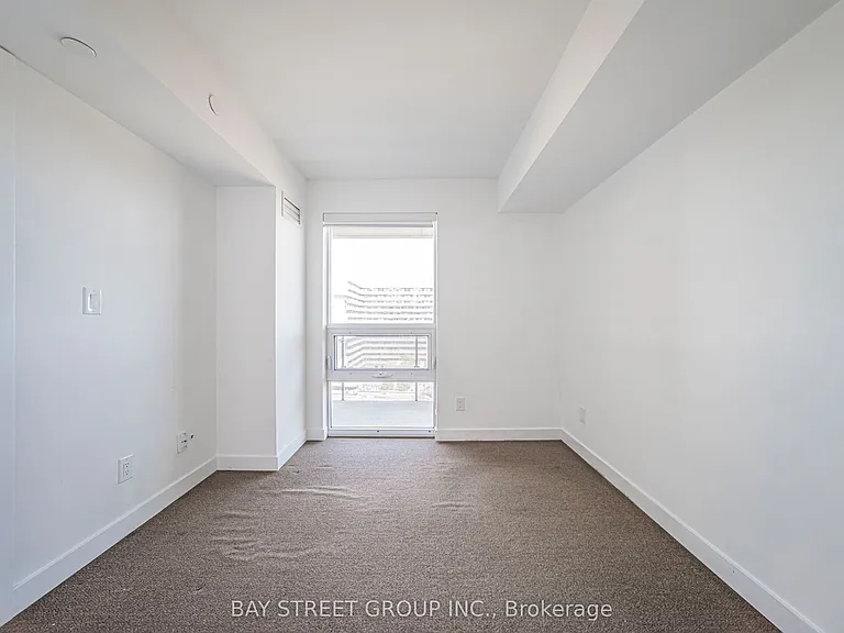 160 Flemington Rd #1020 — Photo 41
