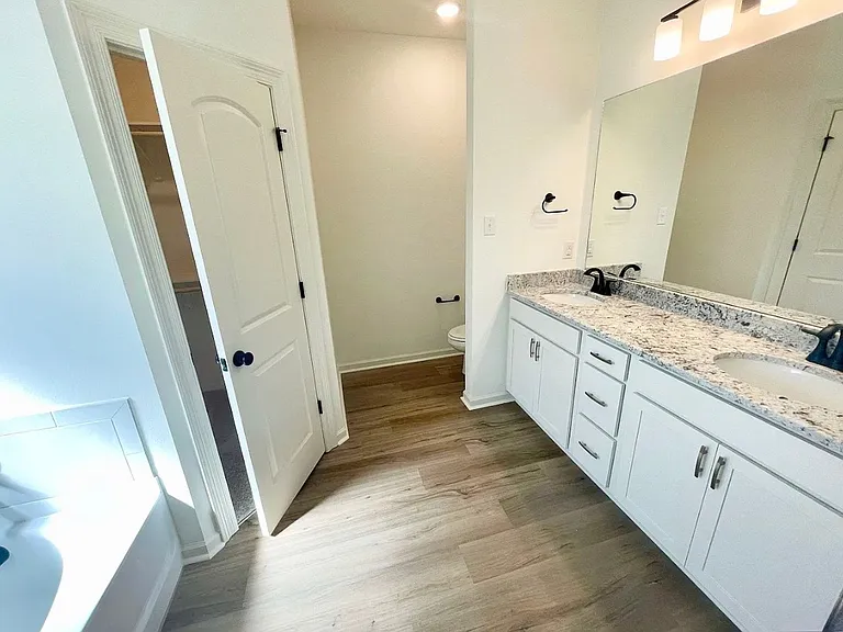 11628 Water View Ave — Photo 8