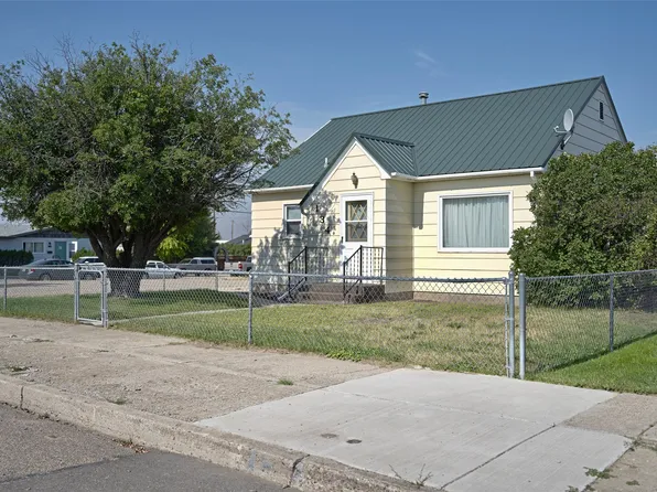 134 2nd Ave SW #12, Cut Bank, MT 59427
