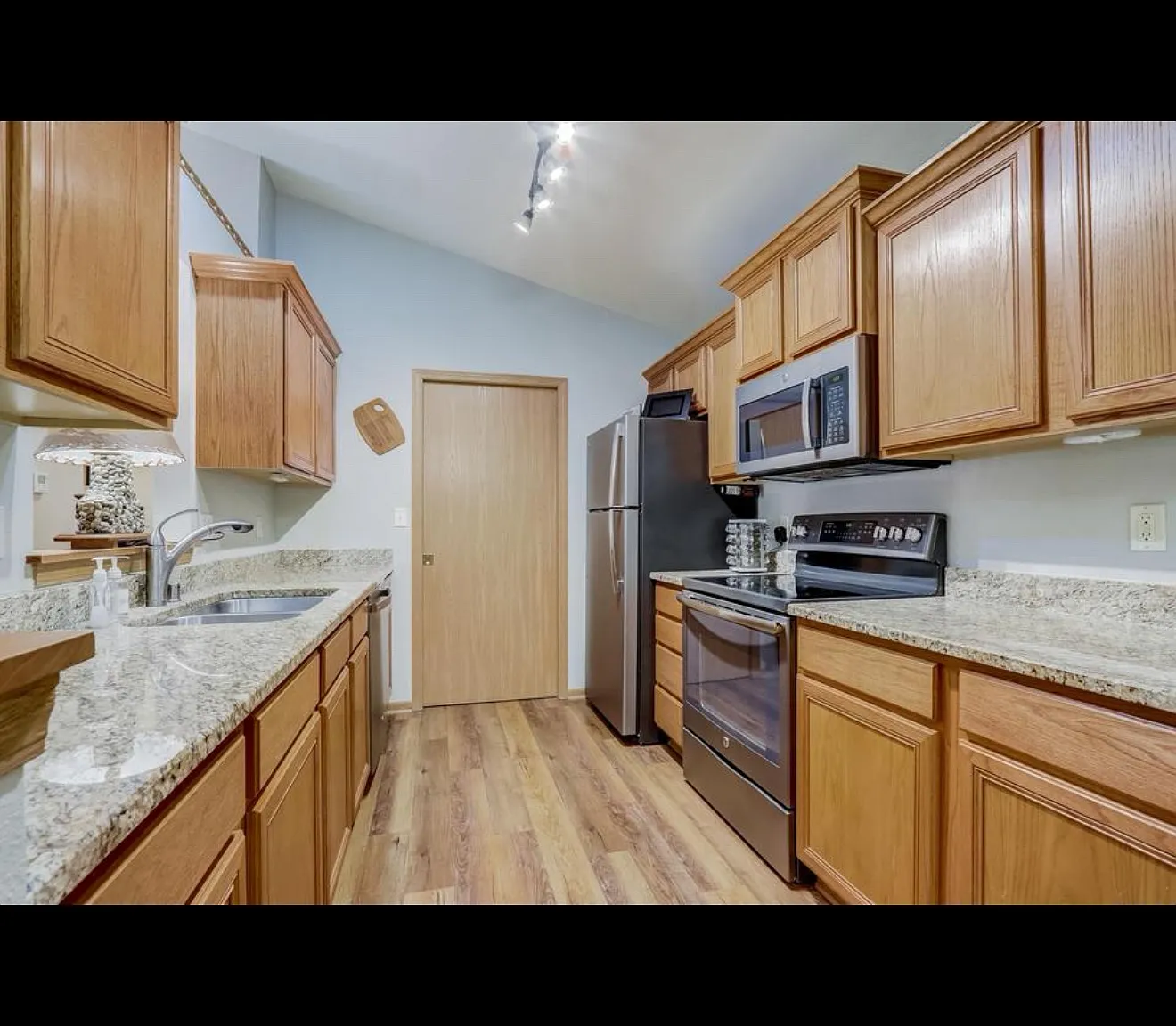 3 bed, 1508 sqft, $2,000 — Photo 3