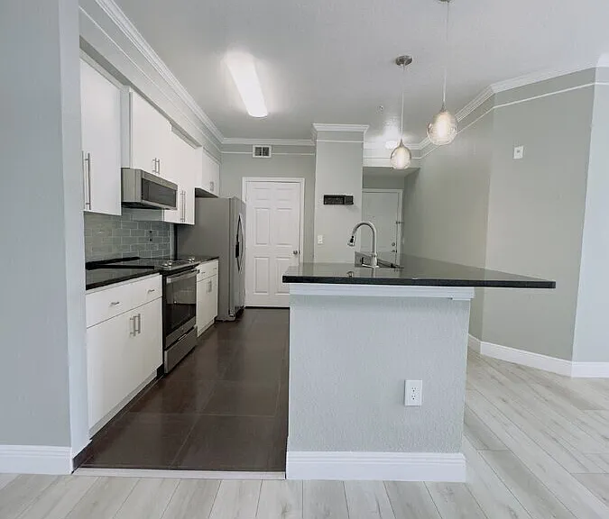 11530 Villa Grand #1115 — Photo 9