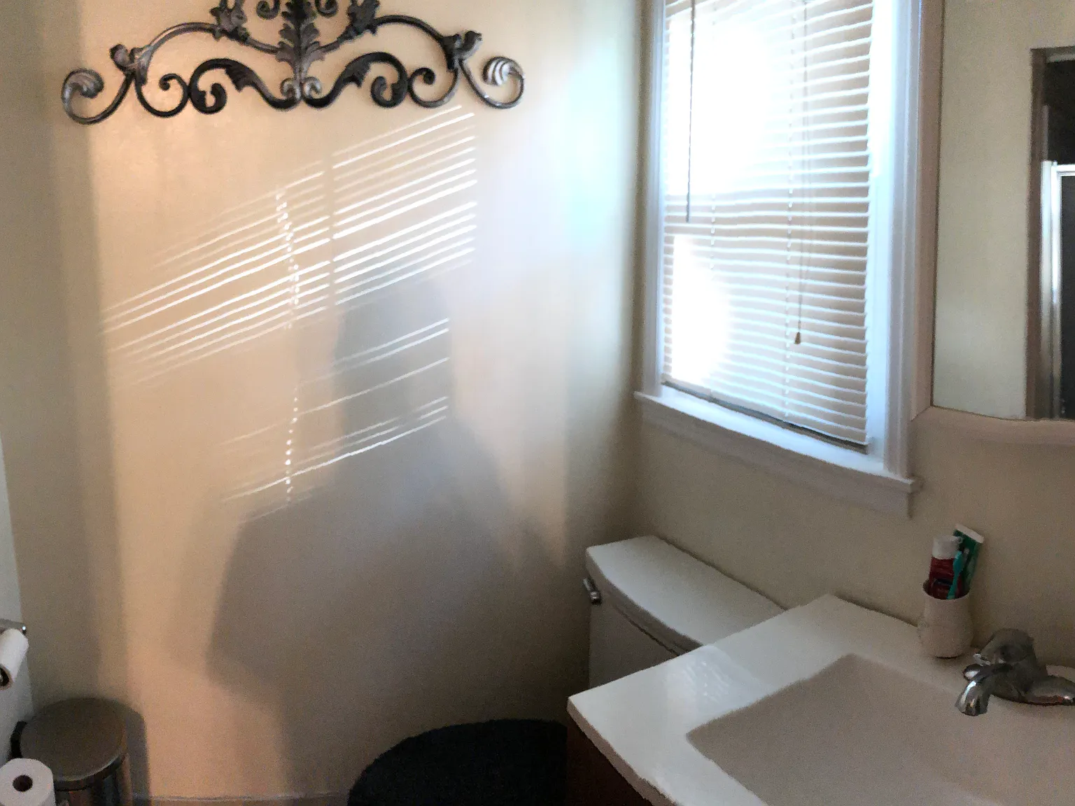 3 bed, 2.5 bath, 1208 sqft, $2,050 — Photo 4