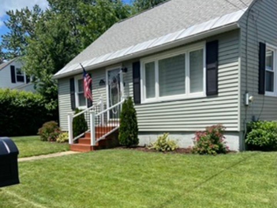 1st image of 4 Pine Hill Ave