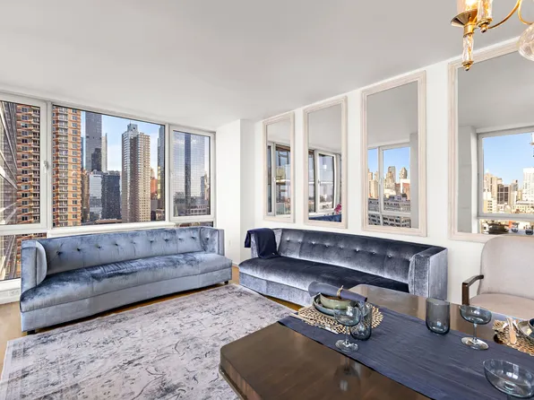 635 West 42nd Street image 5 of 17