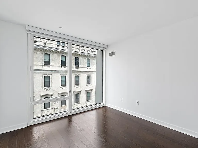 400 W 113th St #714 — Photo 13