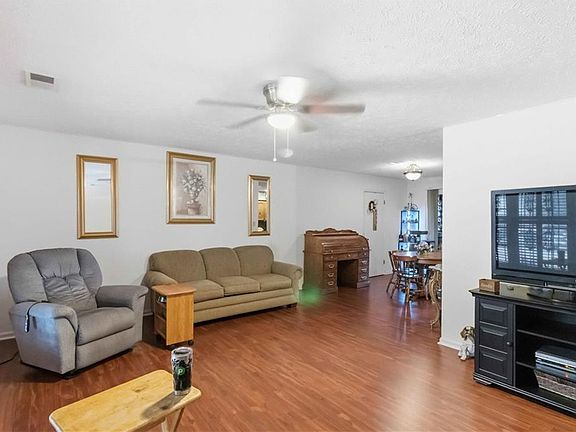 4th image of 3817 Skidmore Dr