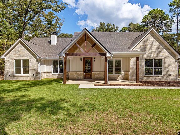 3rd image of 15212 Maple Leaf Ct