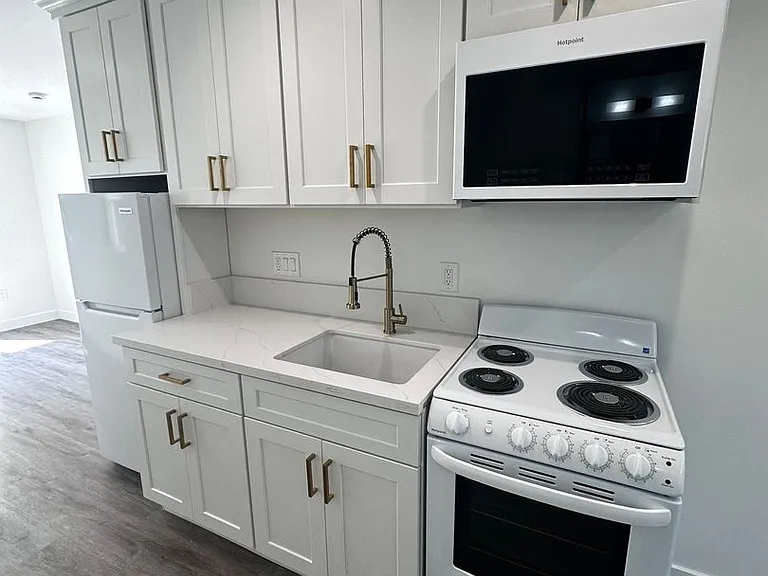 611 Silver Strand Blvd — Photo 8