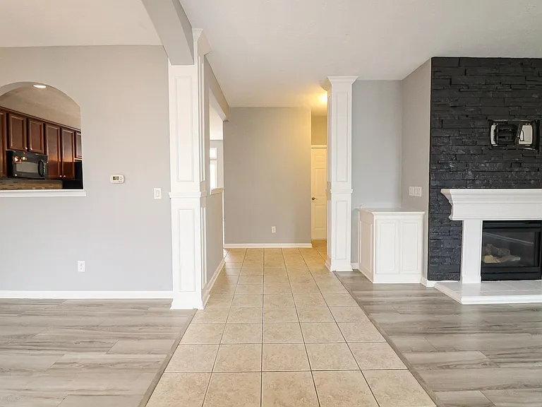13539 Erlen Dr — Photo 46