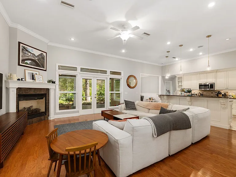 3773 SW 21st Dr — Photo 10