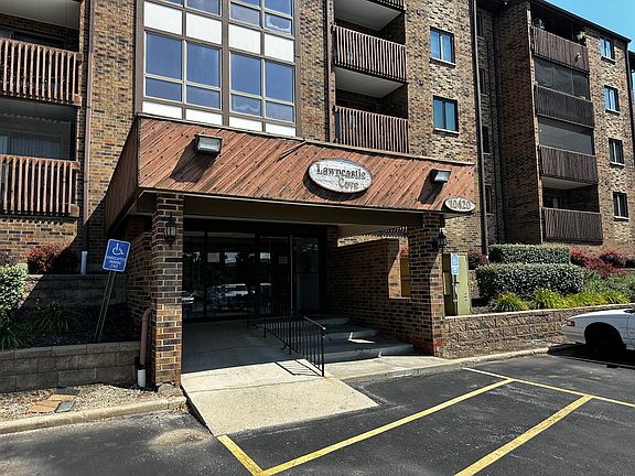 2nd image of 10420 Circle Dr APT 48B