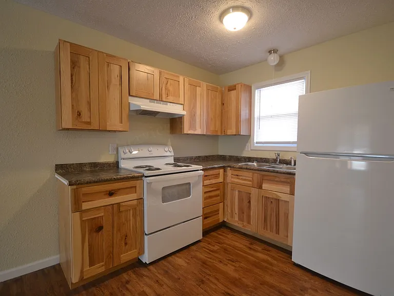 216 W Austin St — Photo 3
